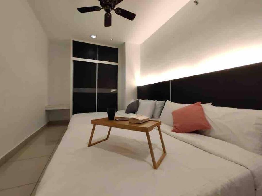 Luxury Seaview Penang Homestay @ Mansion One Gurney Pulau Pinang Джорджтаун Экстерьер фото